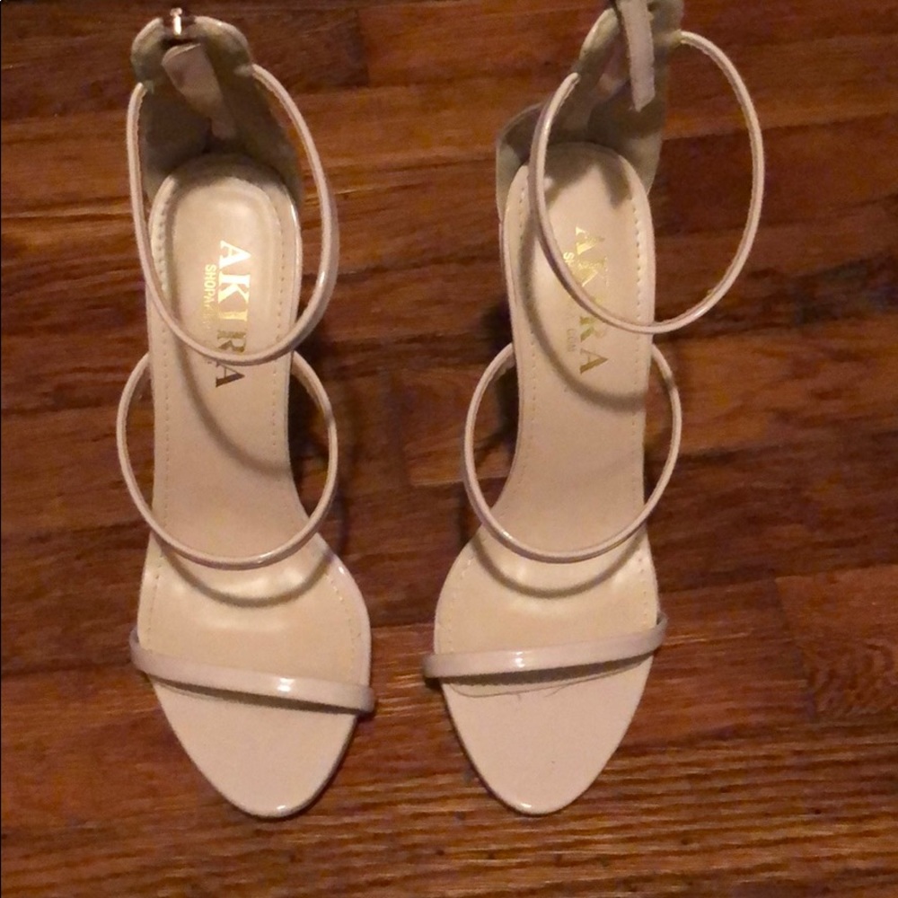 🐣🐣 10/$65 I ACCEPT OFFERS  🛍🥰